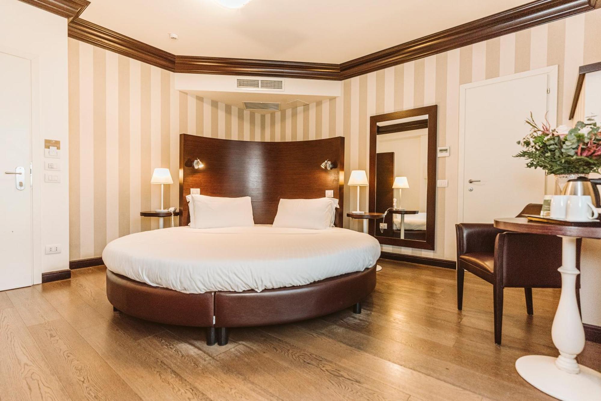 Palazzo Bezzi Hotel 라벤나 외부 사진